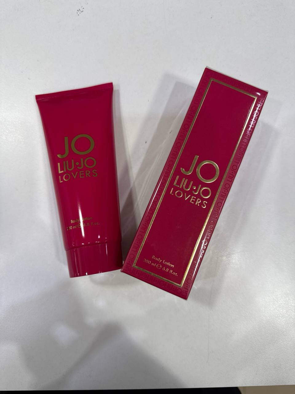 ✨ L'eleganza Liu Jo sulla tua pelle: scopri la nuova Lozione Corpo Lovers! ✨