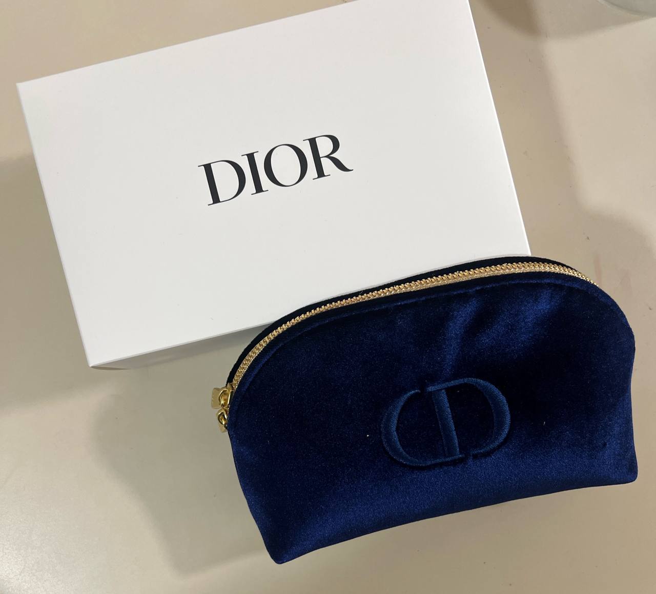 Pochette Dior Velvet Blue – Edizione Limitata.